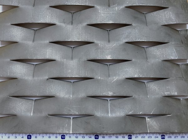 Tahokov oko 110x52x24 mm, kosočtvercové, tl. 1,5 mm, ocel, 2000 x 1350 mm