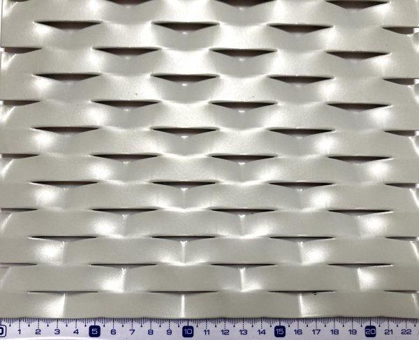 Tahokov oko 62 x 28 x 14 mm, kosočtvercové, tl. 1,5 mm, ocel 1500x2000 mm