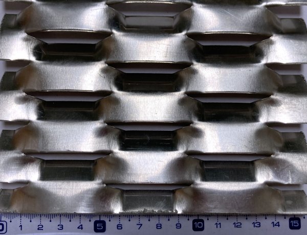 Tahokov oko 80 x 30 x 13 mm, šestihranné, tl. 1,5 mm, hliník, formát 1500x2000 mm